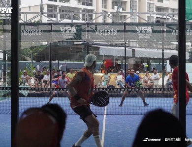 10 PROS when playing Padel